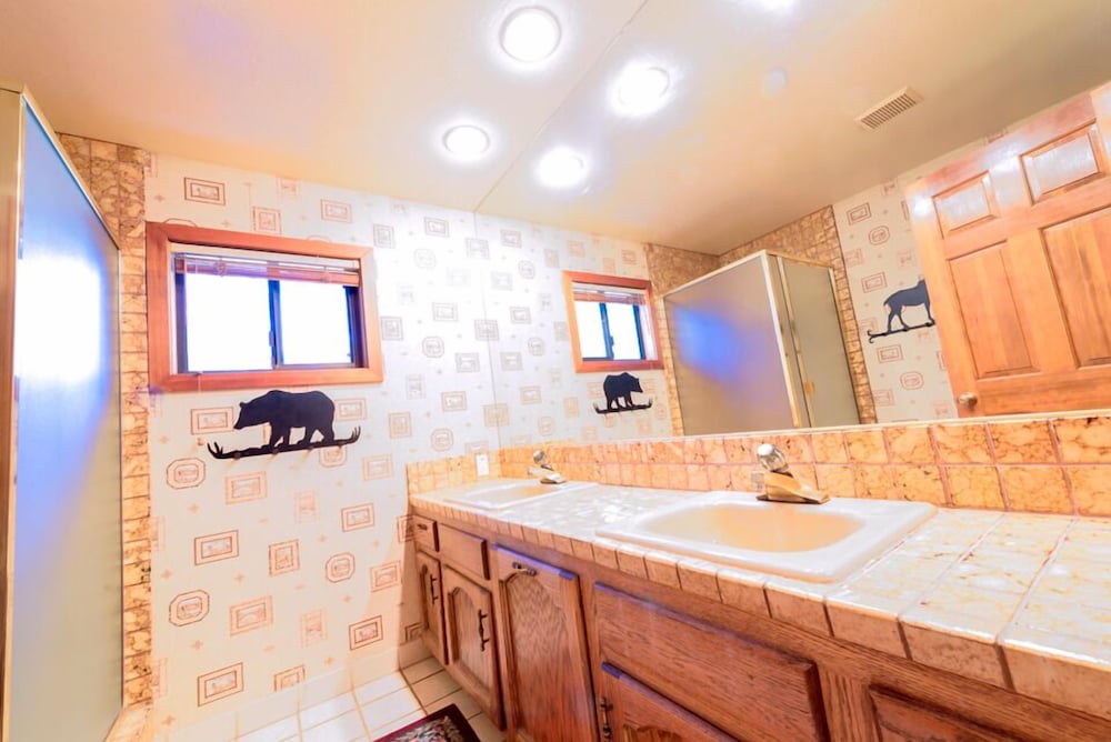 Nevada Property Mv19: Lake Tahoe Chateau With HOT TUB Close TO - thumb 2