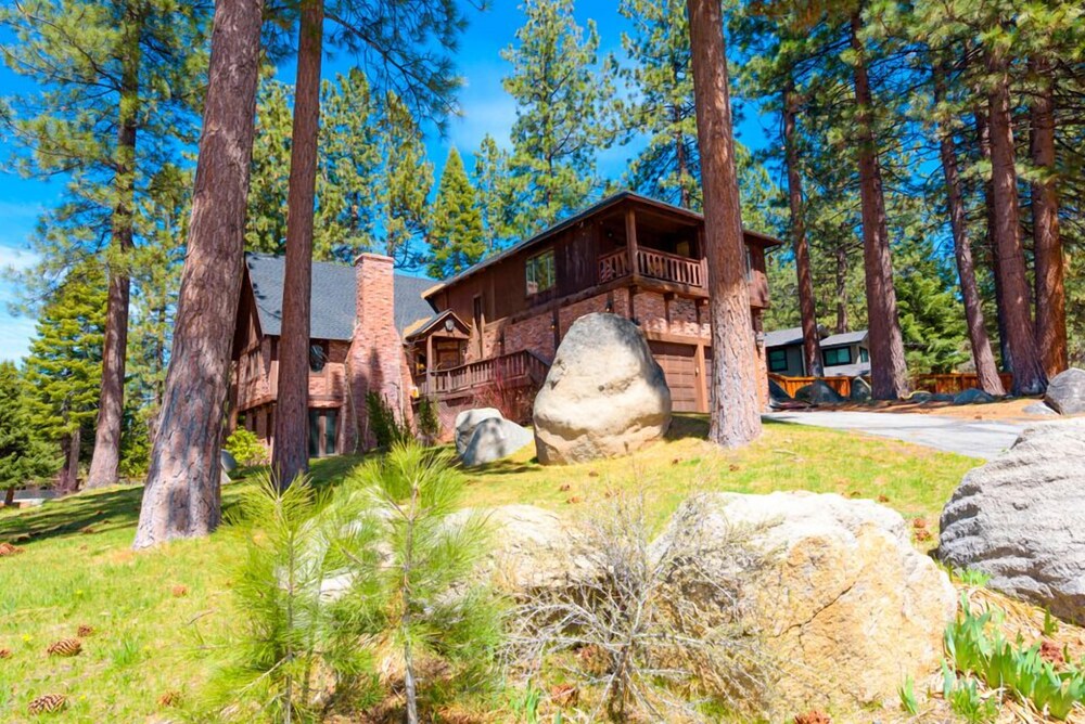 Nevada Property Mv19: Lake Tahoe Chateau With HOT TUB Close TO - thumb 1