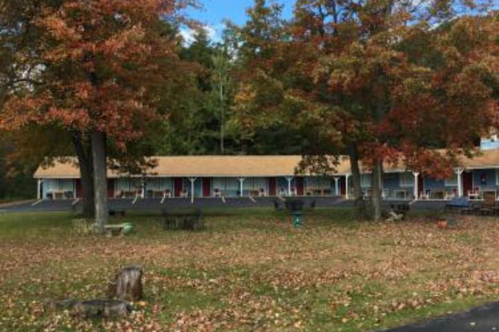 Warrensburg Inn & Suites - thumb 0