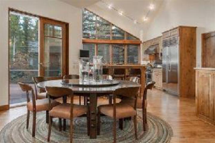 Pine Ridge 5 Bedrooms Home - thumb 4