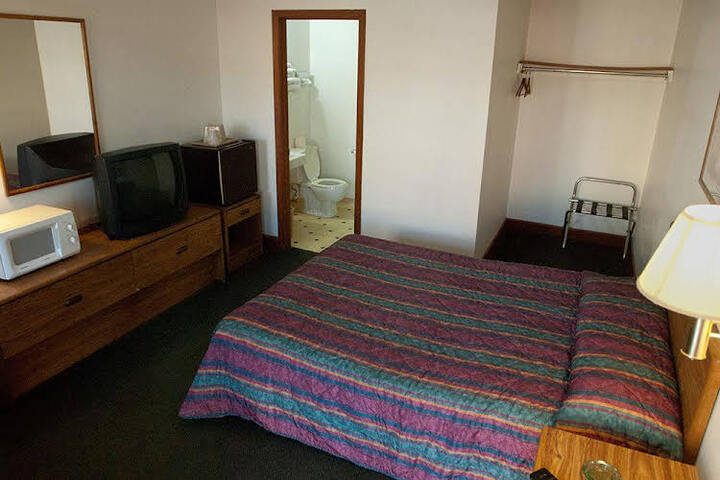 Econo Inn Fremont - thumb 3