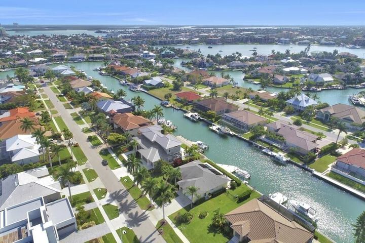 Plantation Court Home - thumb 5