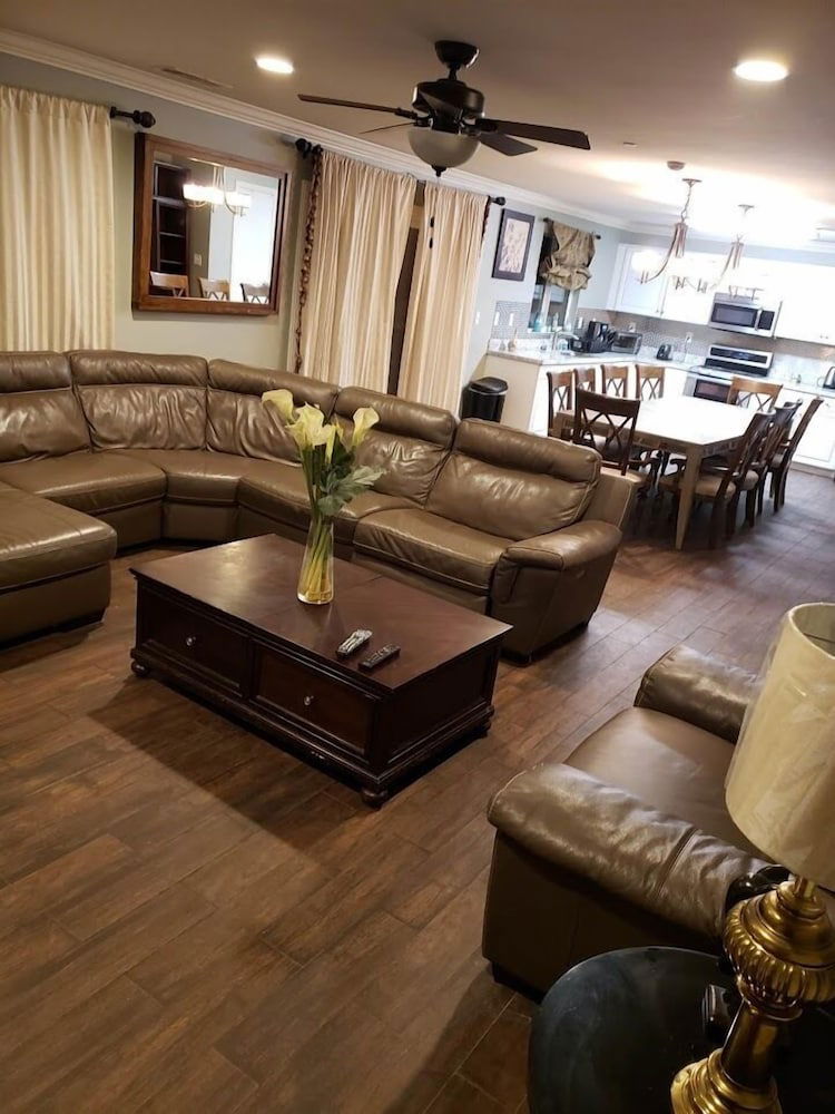 Lancaster Embassy - thumb 3