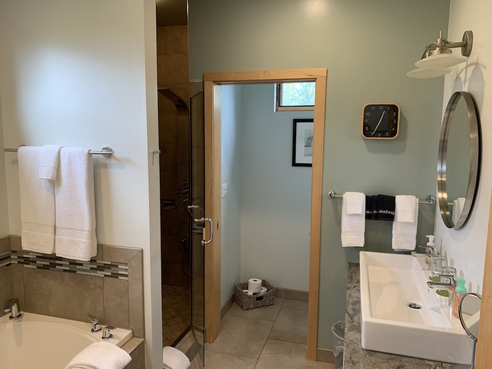 Solglimt Lakeshore B & B - thumb 2