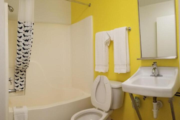 InTown Suites Extended Stay Columbus OH North - thumb 5