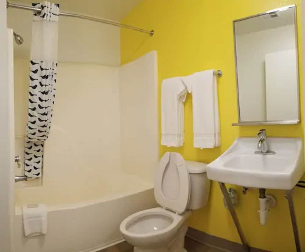 InTown Suites Extended Stay Charleston SC - Rivers Ave - thumb 4