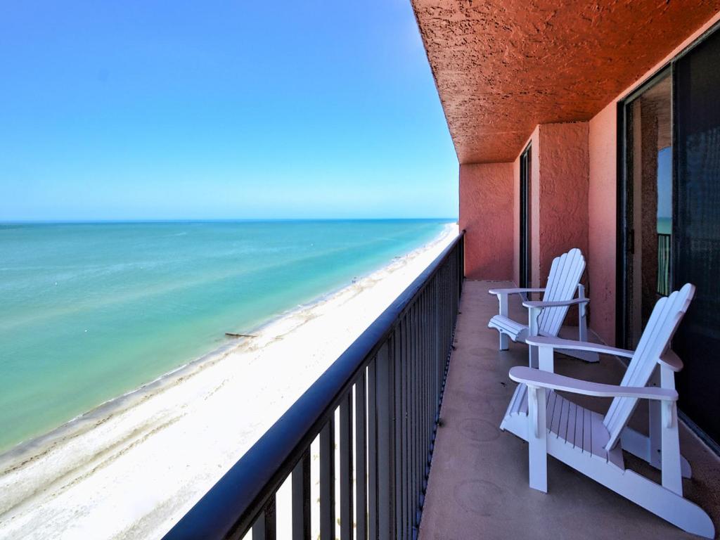 Madeira Towers 802 Renovated Madeira Towers Beachfront 2 Bedroom 2 Bathroom Condo 23143 - thumb 3