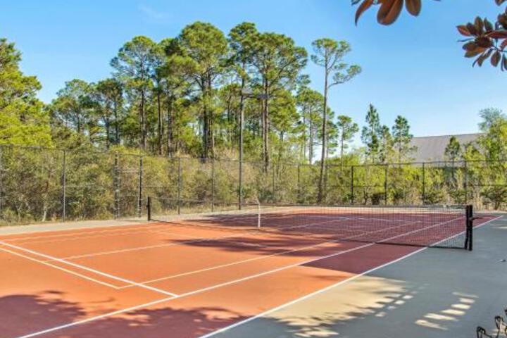 204E Spacious 3BR / 3BA Center Condo With Gulf View - thumb 0