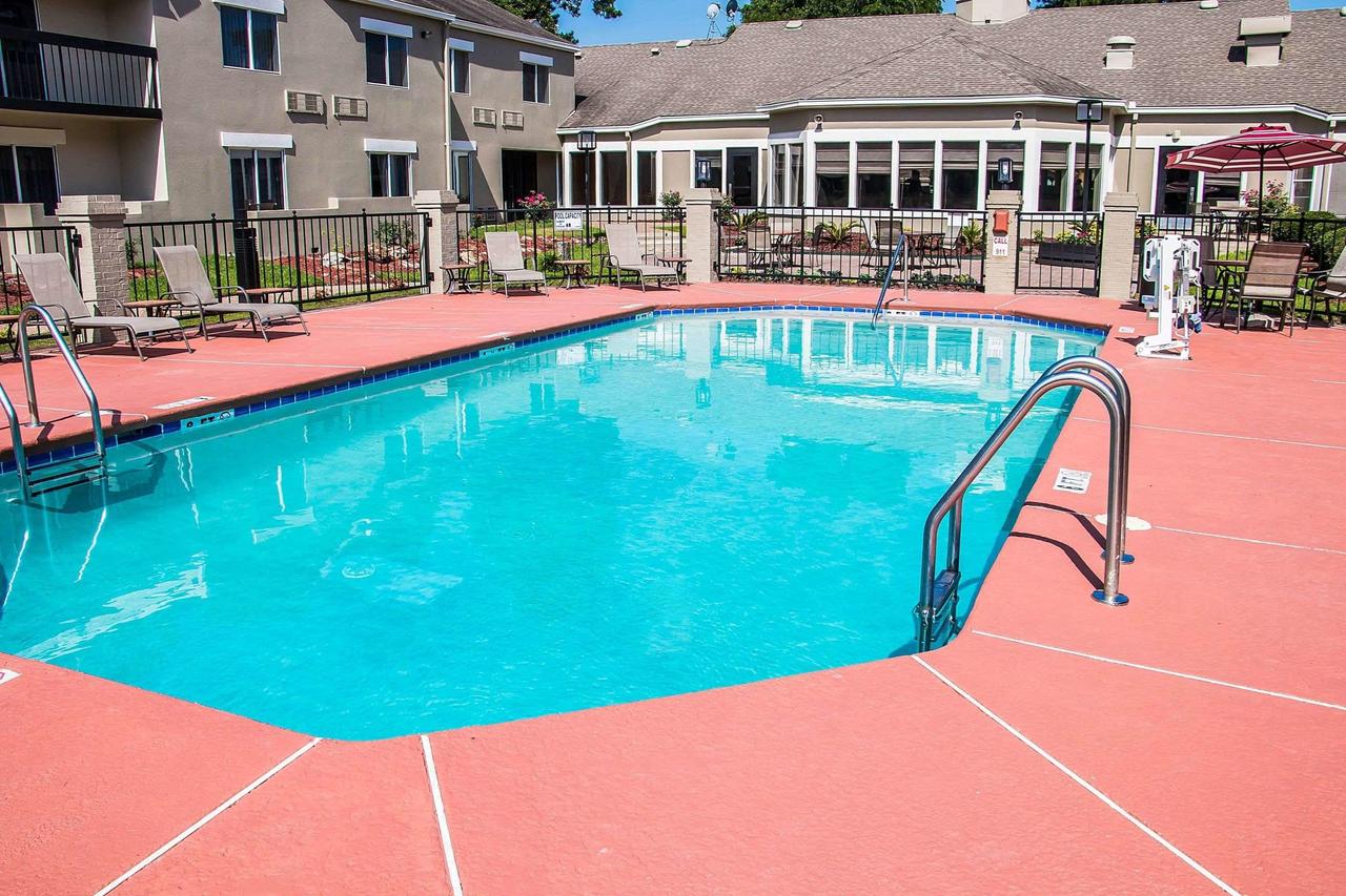 Clarion Inn & Suites Savannah Midtown - thumb 4