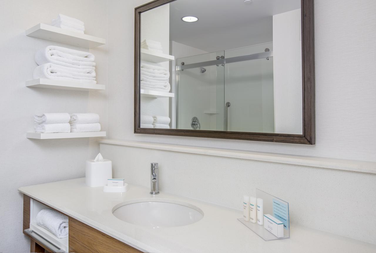 Hampton Inn & Suites Oahu/Kapolei, HI - FREE Breakfast - thumb 11