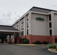 Wingate by Wyndham Springfield - Accommodation Seattle