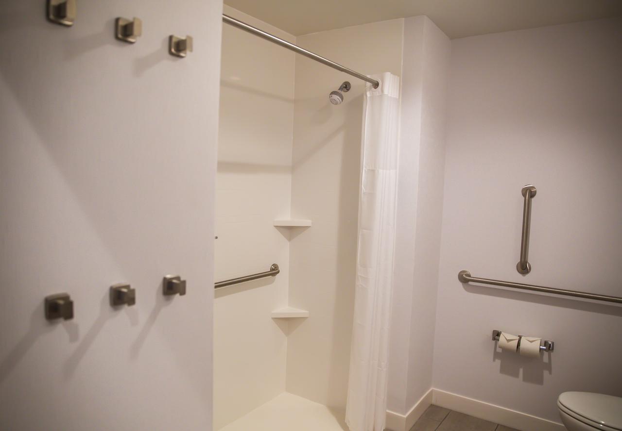 Hampton Inn-Pontiac - thumb 8