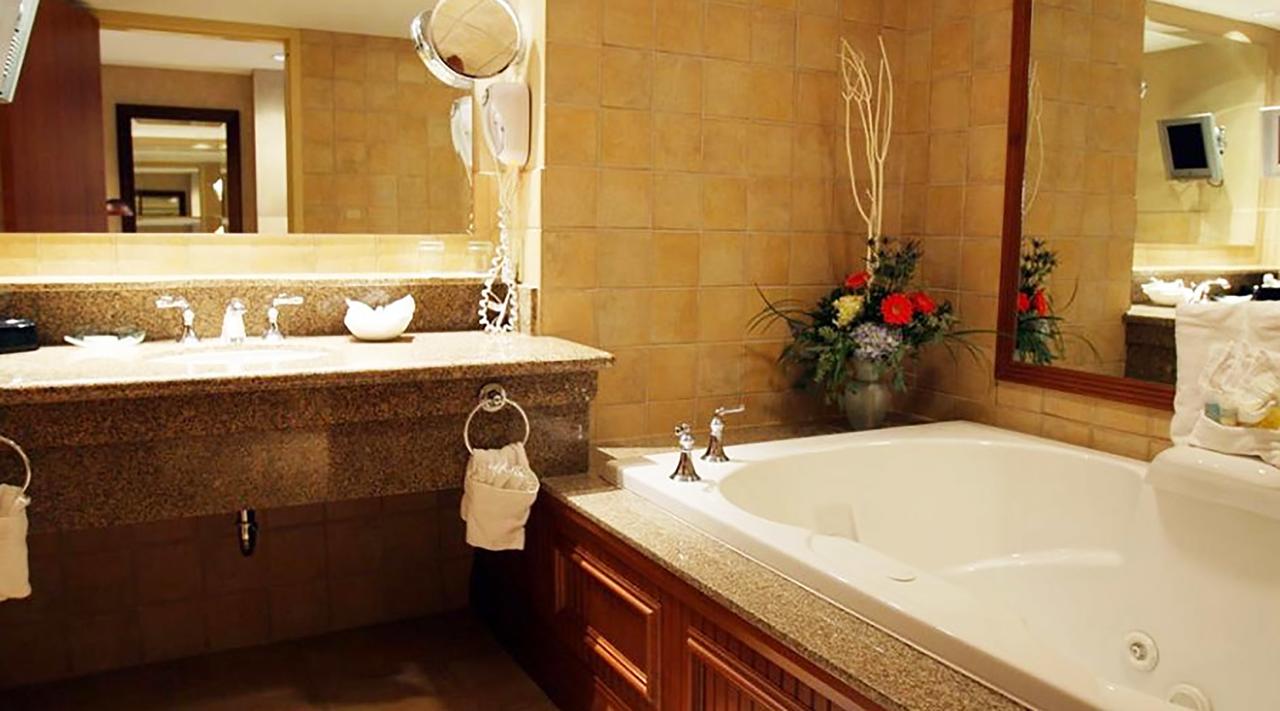 Isle Casino Hotel Waterloo - thumb 17