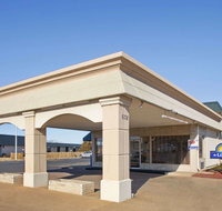 Days Inn by Wyndham Salina South - Accommodation Seattle