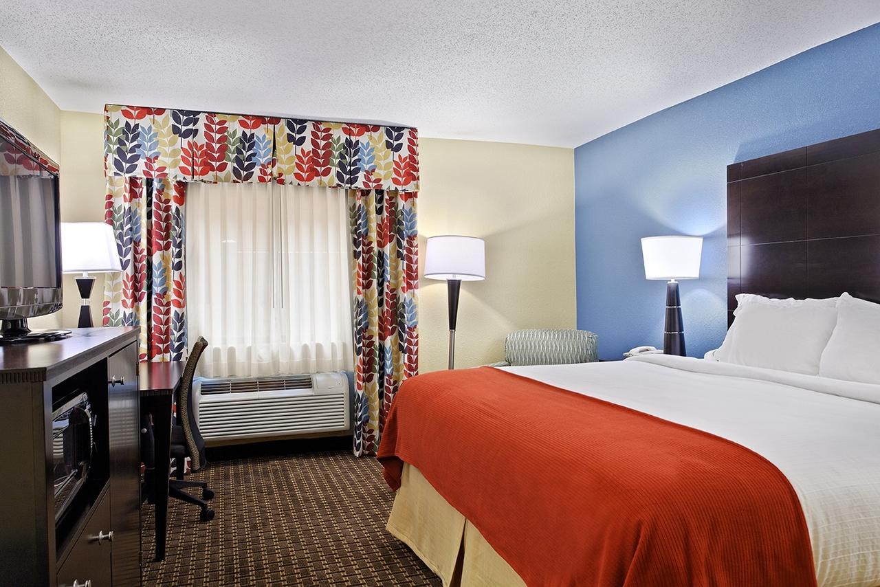 Holiday Inn Express Hotel Fort Campbell-Oak Grove - thumb 26