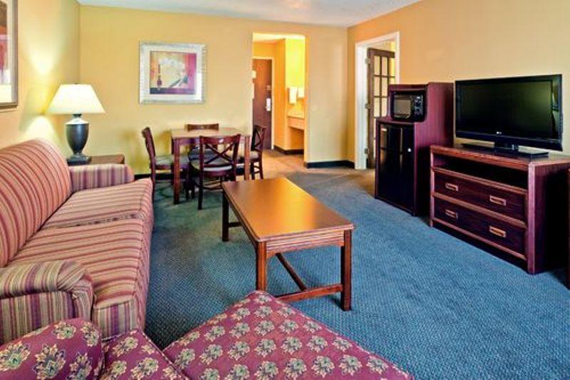 Holiday Inn Express Hotel Fort Campbell-Oak Grove - thumb 2