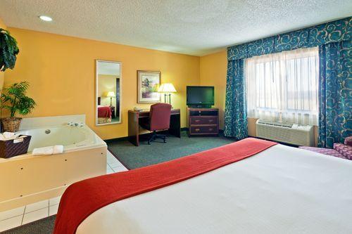Holiday Inn Express Hotel Fort Campbell-Oak Grove - thumb 19