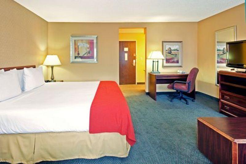 Holiday Inn Express Hotel Fort Campbell-Oak Grove - thumb 8
