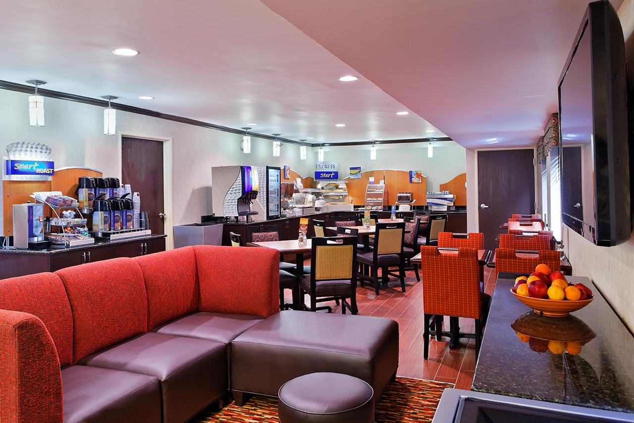 Holiday Inn Express Hotel Fort Campbell-Oak Grove - thumb 9