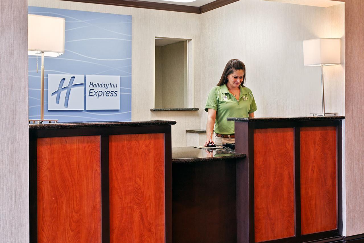 Holiday Inn Express Hotel Fort Campbell-Oak Grove - thumb 4
