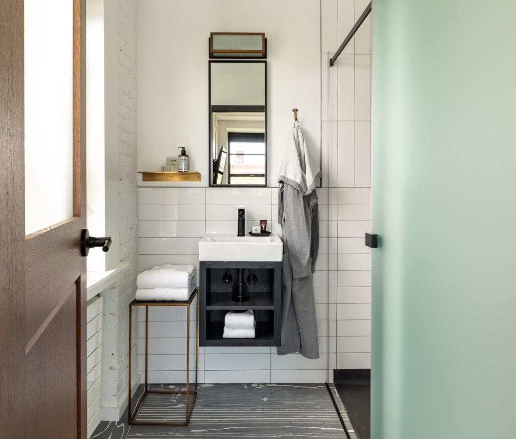 The Revolution Hotel - thumb 7