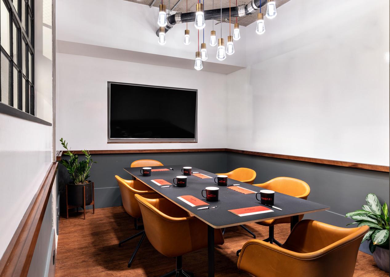 The Revolution Hotel - thumb 1