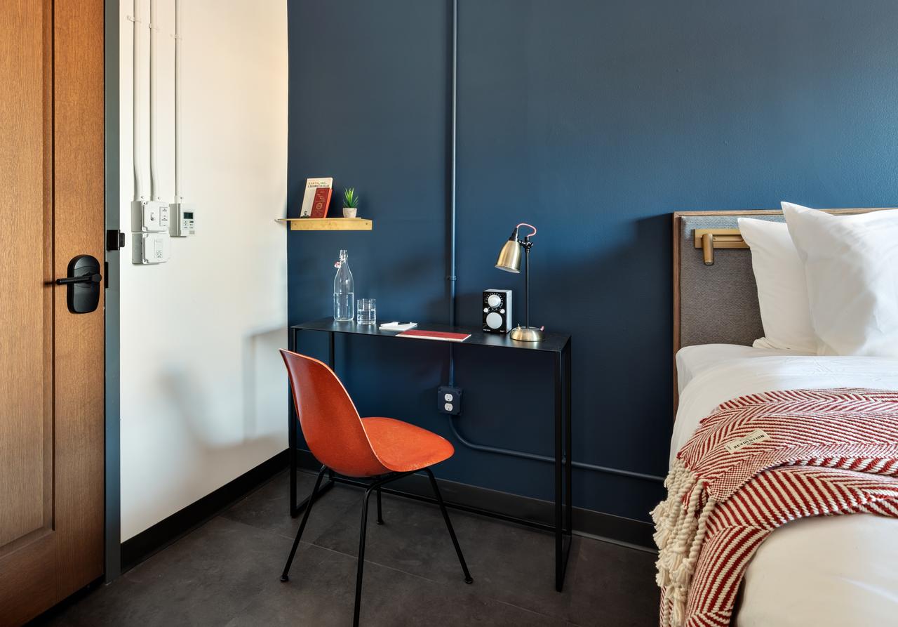 The Revolution Hotel - thumb 43