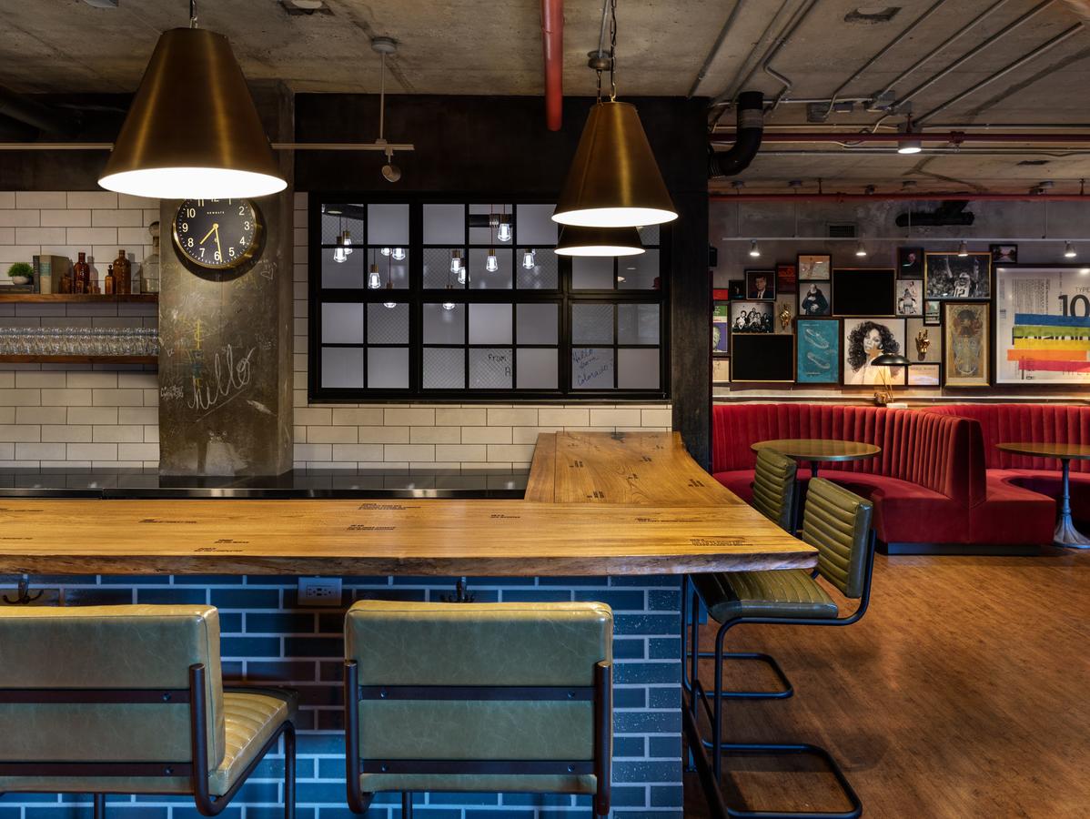 The Revolution Hotel - thumb 18