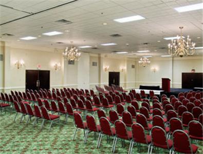 Ramada By Wyndham Lansing Hotel & Conference Center - thumb 25