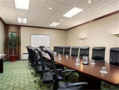 Ramada By Wyndham Lansing Hotel & Conference Center - thumb 27