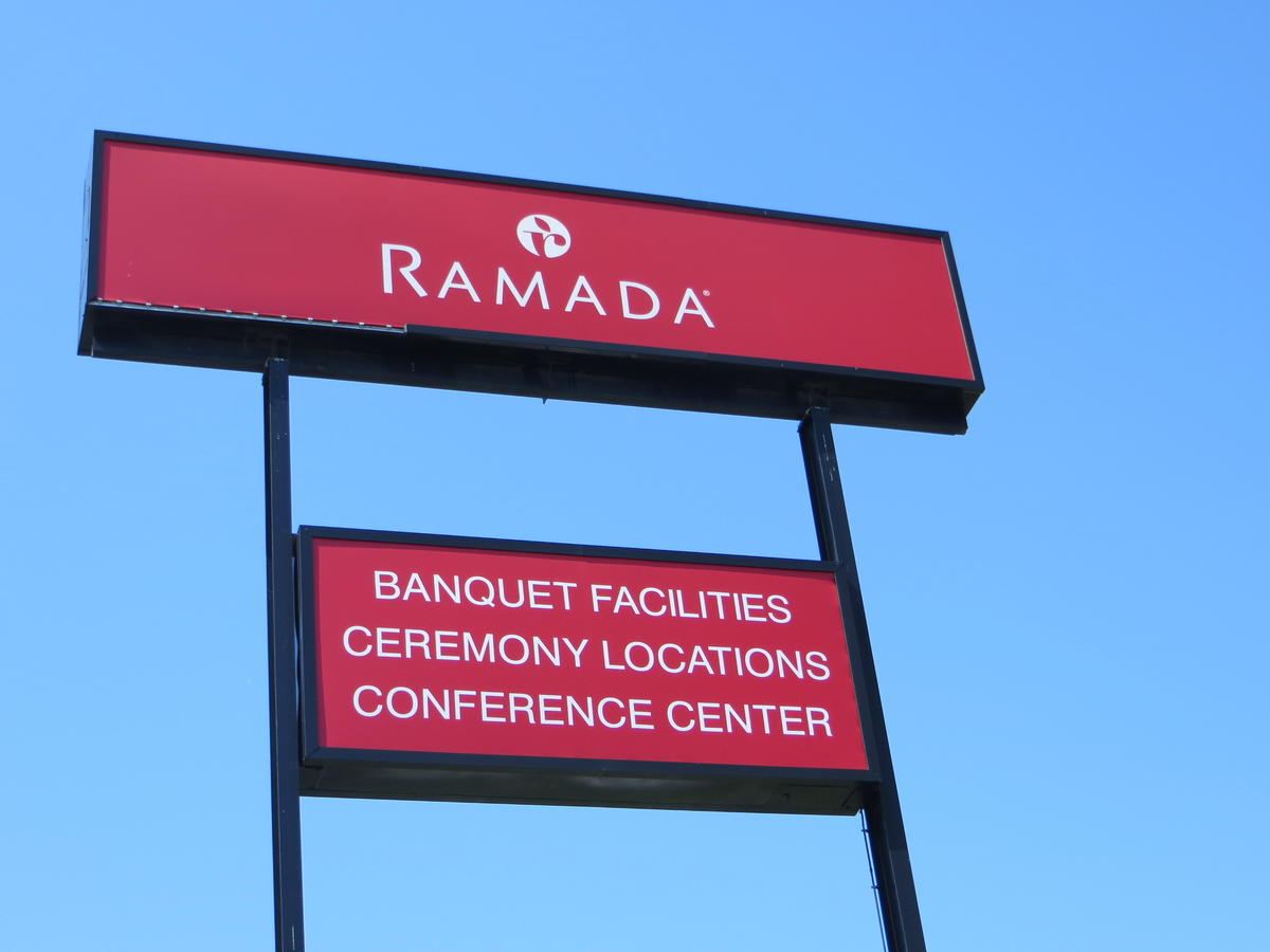 Ramada By Wyndham Lansing Hotel & Conference Center - thumb 38