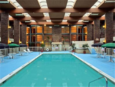 Ramada By Wyndham Lansing Hotel & Conference Center - thumb 4