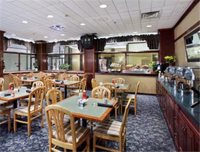 Ramada By Wyndham Lansing Hotel & Conference Center - thumb 24