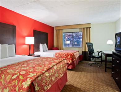 Ramada By Wyndham Lansing Hotel & Conference Center - thumb 19
