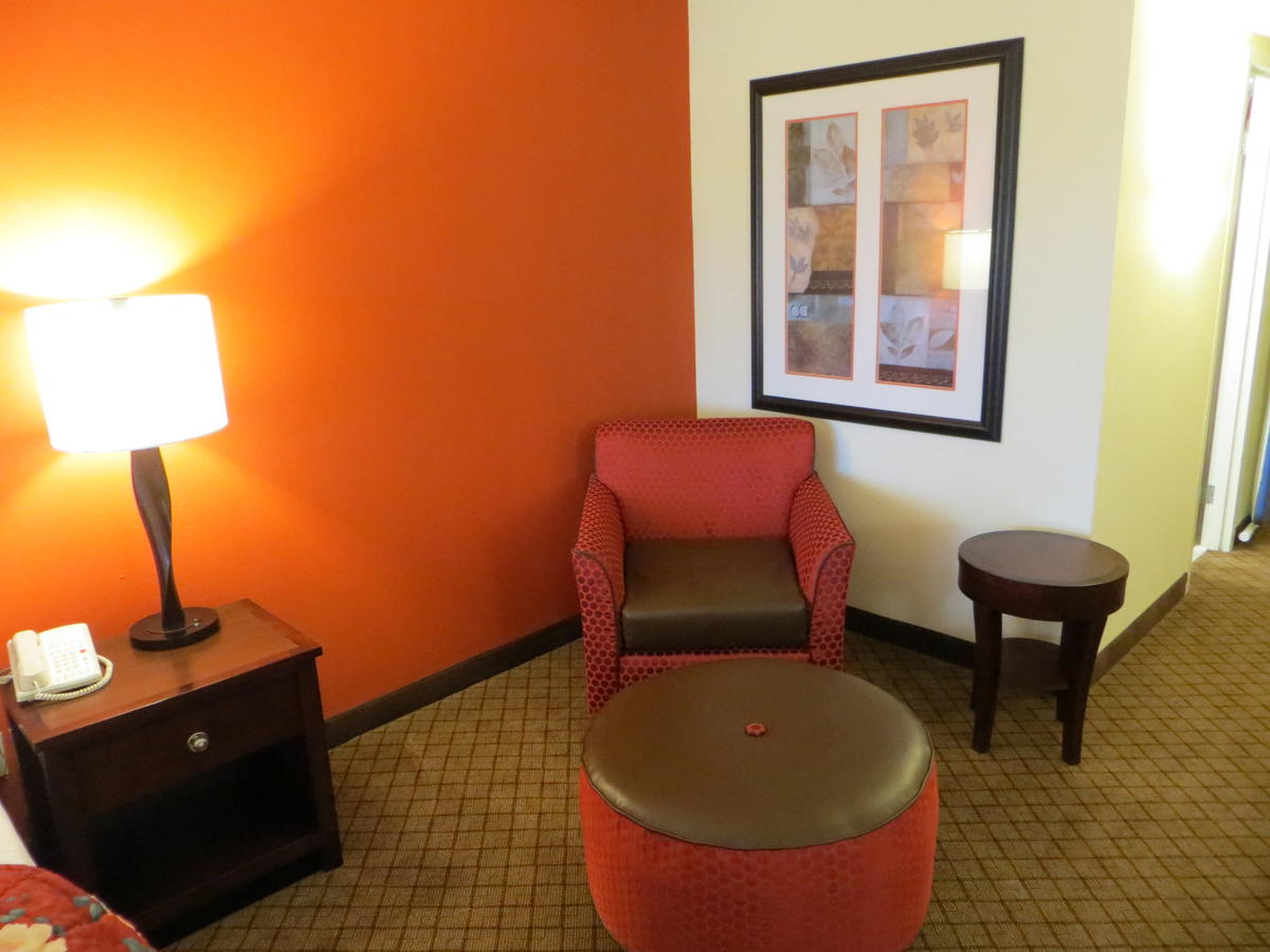 Ramada By Wyndham Lansing Hotel & Conference Center - thumb 9