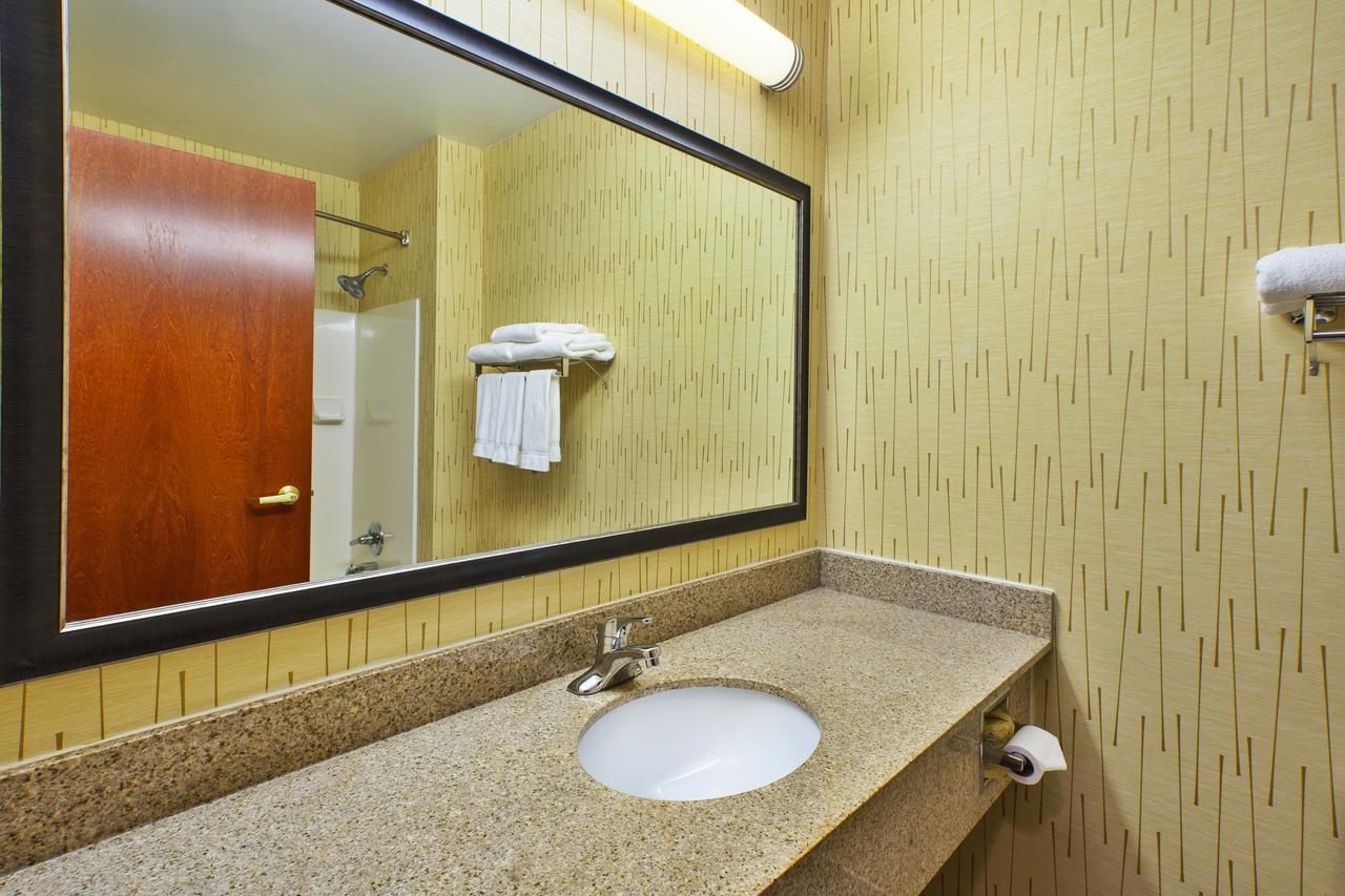 Holiday Inn Express Hotel & Suites - Belleville Area - thumb 1