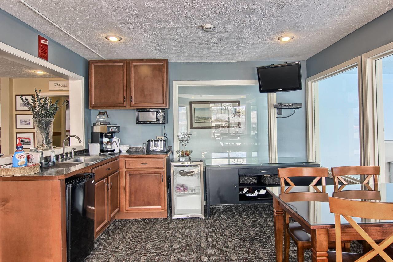 108 Pointes North Inn - thumb 16