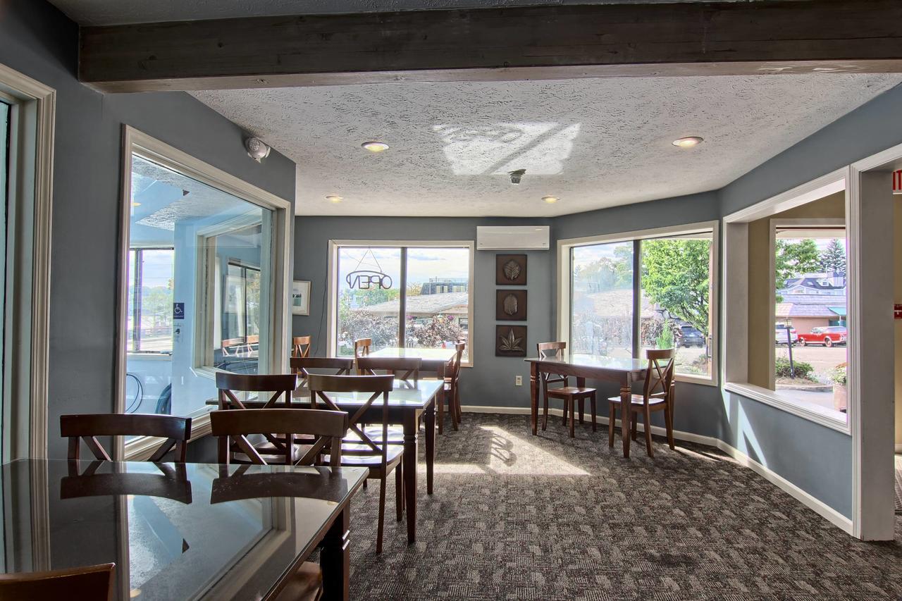 108 Pointes North Inn - thumb 6