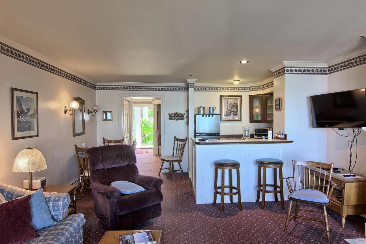 111 Water Street Inn - thumb 3