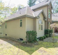 Large Lakefront home on Lake Allegan. 4.5 acres - Accommodation Seattle