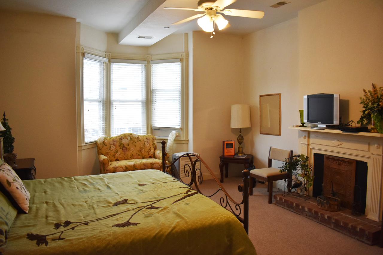 Hermann Crown Suites - thumb 40