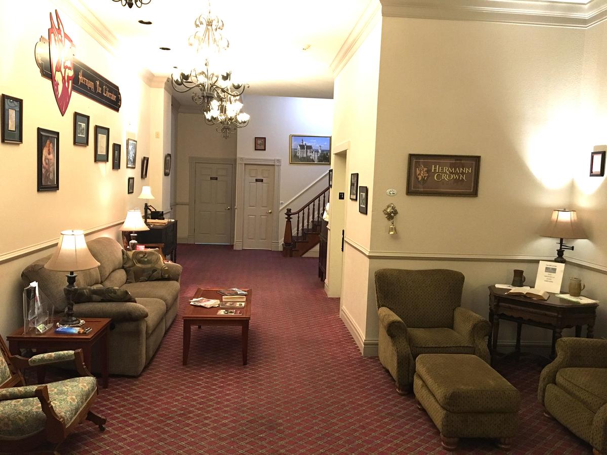 Hermann Crown Suites - thumb 14