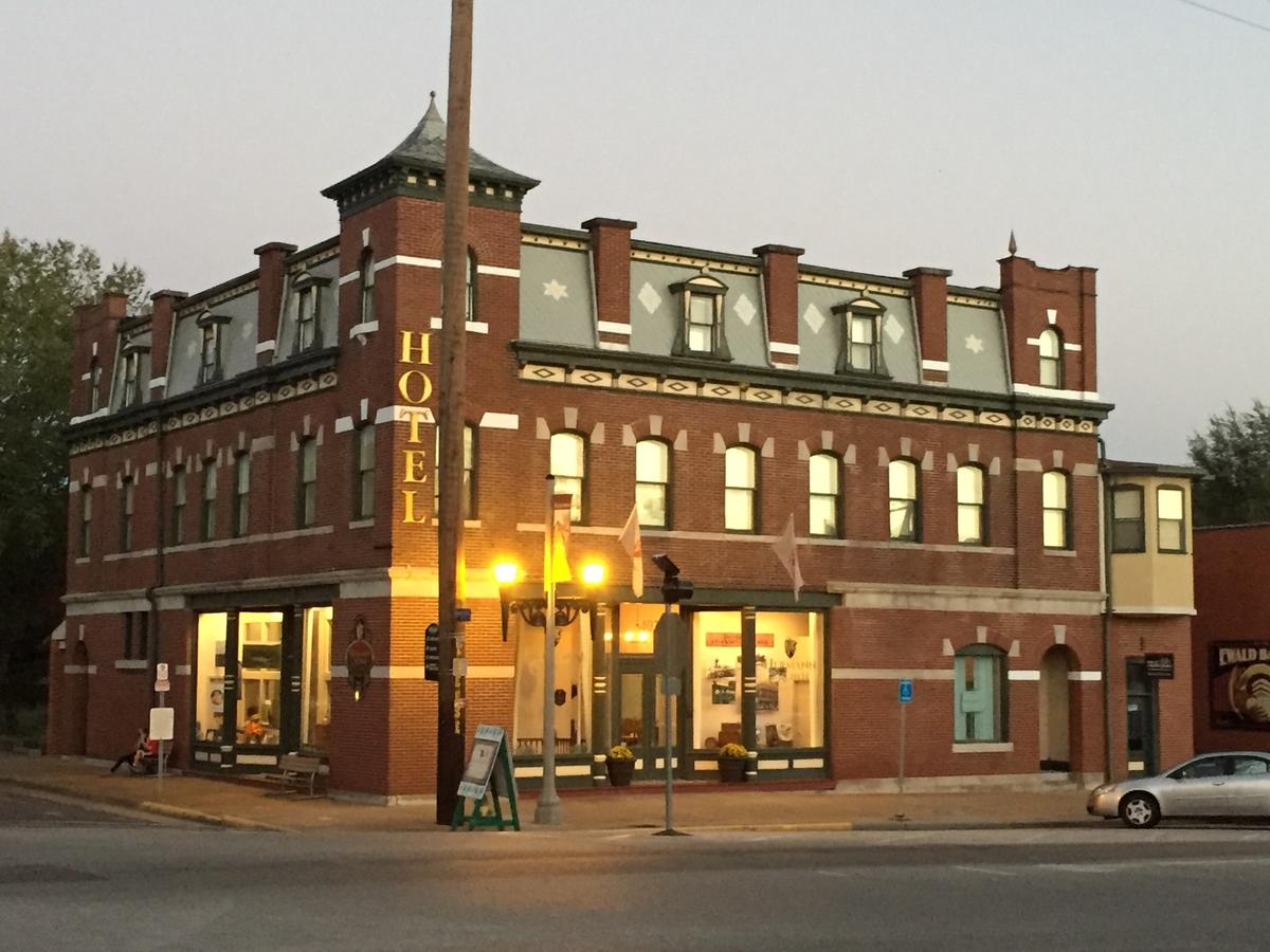 Hermann Crown Suites - thumb 1