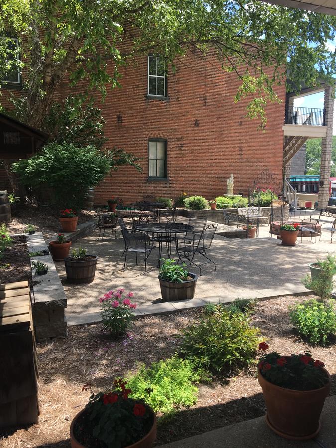 Hermann Crown Suites - thumb 4