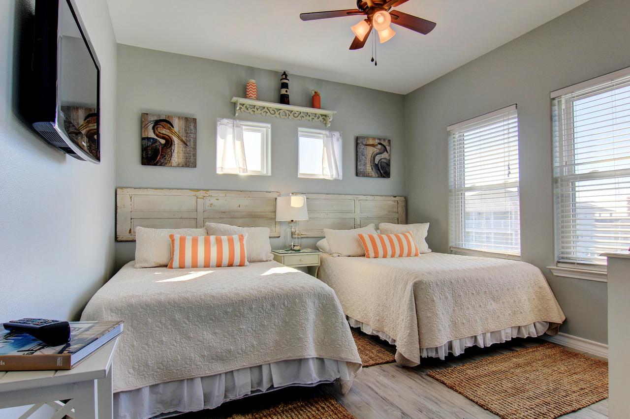 745PP-The View - thumb 3