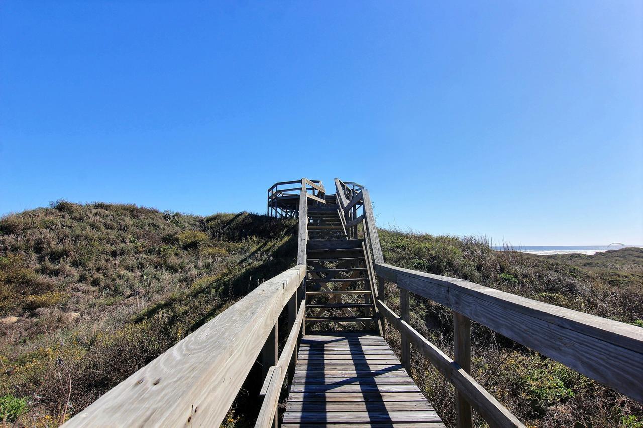 745PP-The View - thumb 4