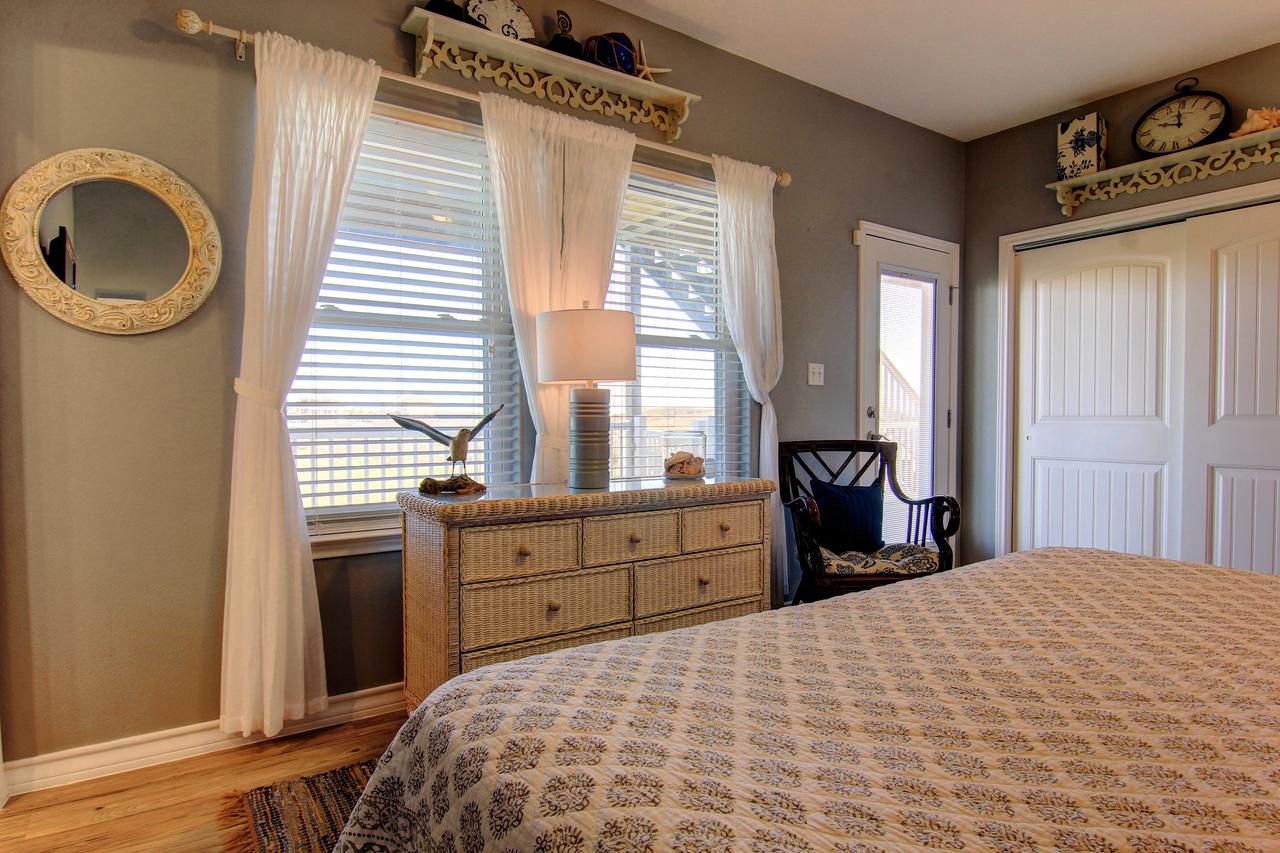 745PP-The View - thumb 6