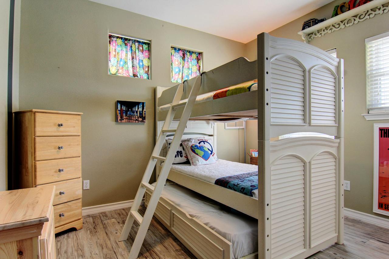 745PP-The View - thumb 18