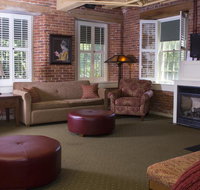 Common Man Inn  Restaurant Claremont - Accommodation Seattle