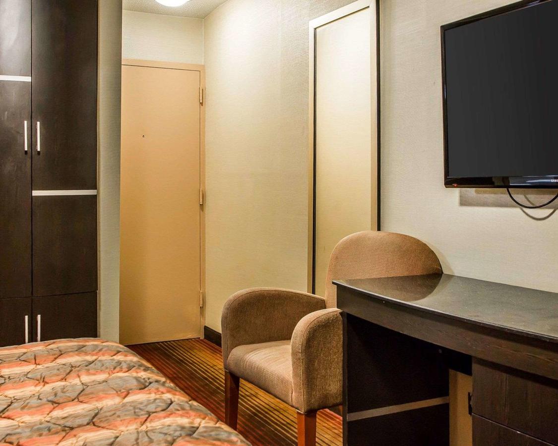 Rodeway Inn Belleville - thumb 3